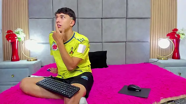 ChanellandMax online show from 21, 10, 2025