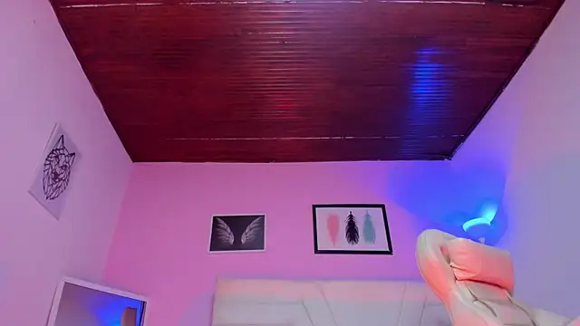 fressittalove01 online show from 15, 9, 2025