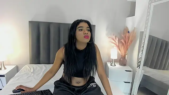 KendraChavez  online show from 13, 11, 2025