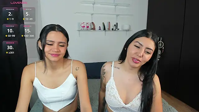 Snapshot of marianaandvalen chatting on 18, 11, 2025 marianaandvalen online show from 18, 11, 2025