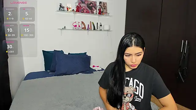 Snapshot of marianaandvalen chatting on 3, 10, 2025 marianaandvalen online show from 3, 10, 2025