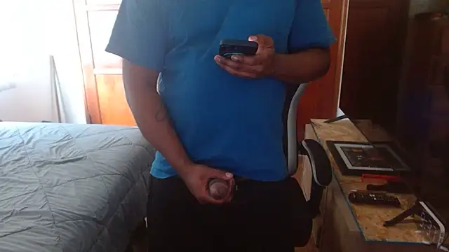 Snapshot of Breadwinnah chatting on 12, 6, 2026 Breadwinnah online show from 12, 6, 2026