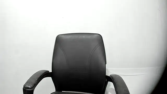 Crazy Cat1995 online show from 7, 2, 2026