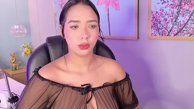 HilaryQueen online show from 14, 1, 2026