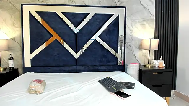 VioletRose as online show from 22, 10, 2025