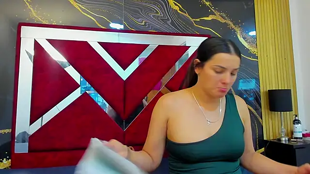 VioletRose as online show from 1, 2, 2026