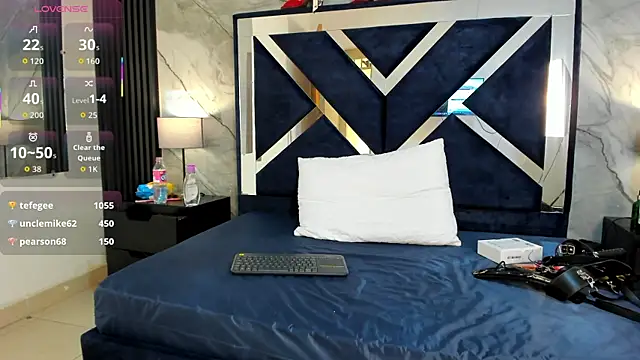 VioletRose as online show from 24, 10, 2025