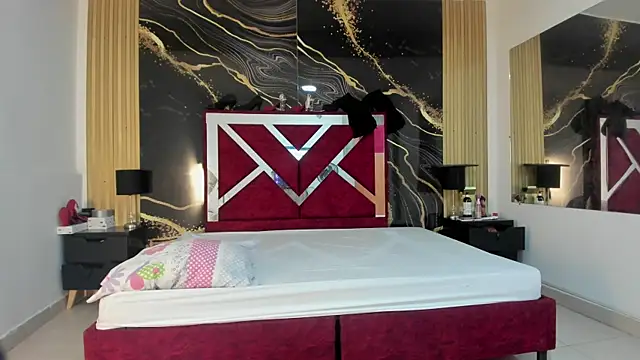 VioletRose as online show from 22, 11, 2025