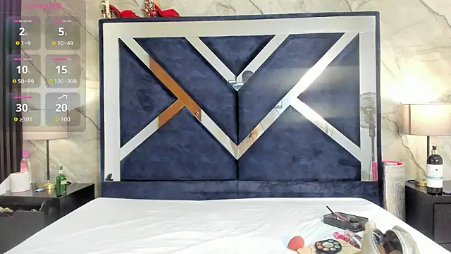 VioletRose as online show from 7, 10, 2025