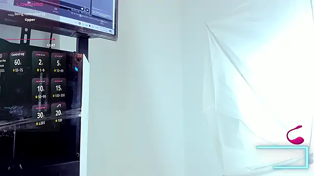 VioletRose as online show from 8, 3, 2026