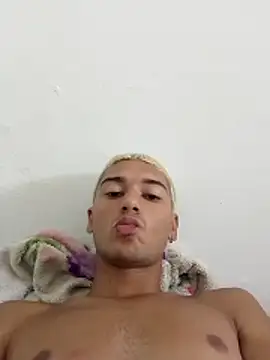 Snapshot of zyonboy1 chatting on 6, 1, 2026 zyonboy1 online show from 6, 1, 2026