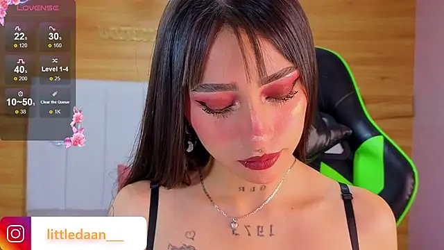 Abril Velvet a  online show from 15, 1, 2026