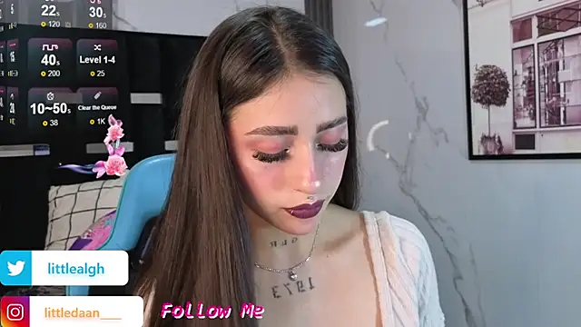 Snapshot of Abril_Velvet_a_ chatting on 13, 9, 2025 Abril Velvet a online show from 13, 9, 2025