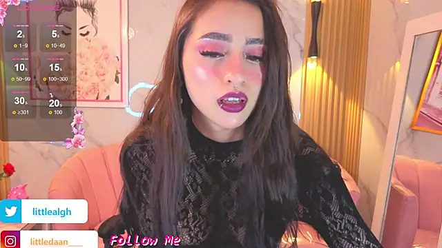 Snapshot of Abril_Velvet_a_ chatting on 12, 9, 2025 Abril Velvet a online show from 12, 9, 2025