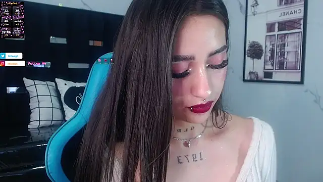 Snapshot of Abril_Velvet_a_ chatting on 17, 10, 2025 Abril Velvet a online show from 17, 10, 2025