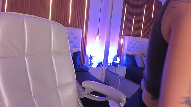 ZamabyCrucie online show from 17, 4, 2026