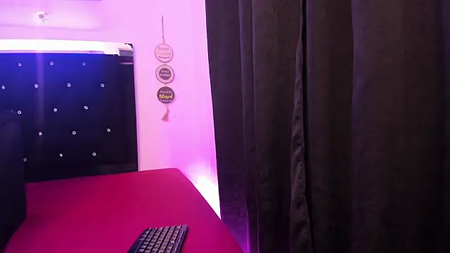 AkiraStone  online show from 24, 10, 2025