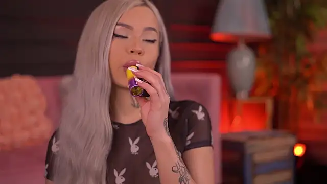 NickyBenz online show from 8, 11, 2025