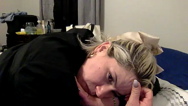 toomuchofafreak online show from 12, 2, 2026