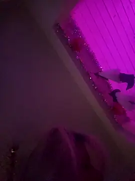 toomuchofafreak online show from 26, 10, 2025