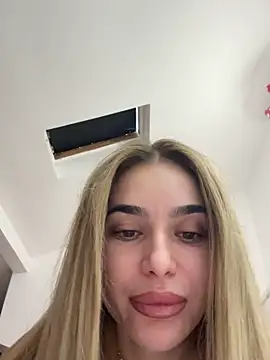 KaseyQuinn  online show from 5, 11, 2025