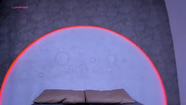 ReinaChloe online show from 21, 11, 2025