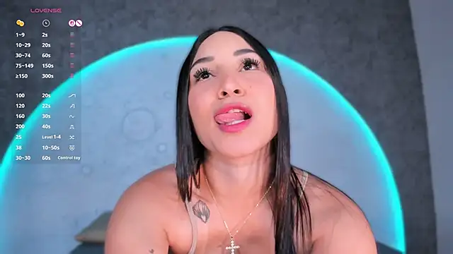 ReinaChloe online show from 16, 3, 2026