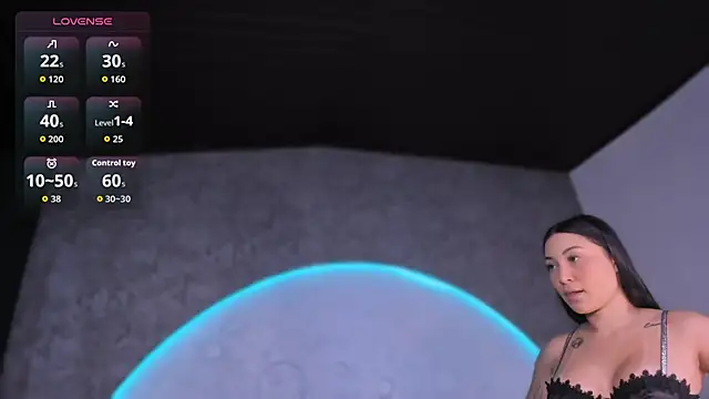 Snapshot of ReinaChloe chatting on 3, 3, 2026 ReinaChloe online show from 3, 3, 2026