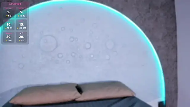 ReinaChloe online show from 30, 9, 2025