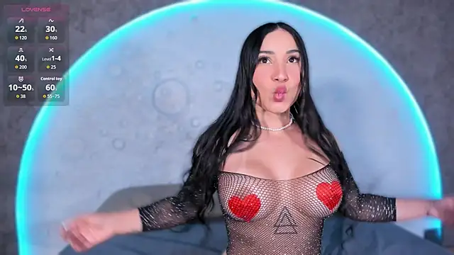 ReinaChloe online show from 3, 10, 2025