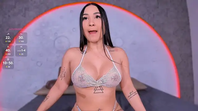 ReinaChloe online show from 16, 12, 2025