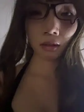 Yiyi-707 online show from 16, 11, 2025