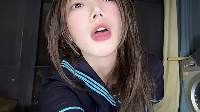 Yiyi-707 online show from 8, 10, 2025