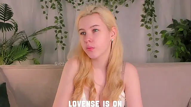 ElizSpieth online show from 9, 11, 2025