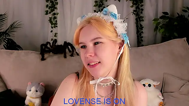 ElizSpieth online show from 17, 10, 2025