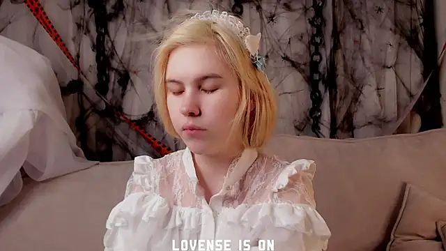 ElizSpieth online show from 6, 11, 2025