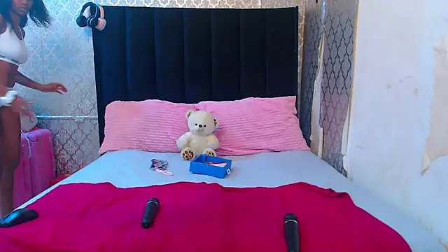 LonelyQueenxx25 online show from 3, 10, 2025