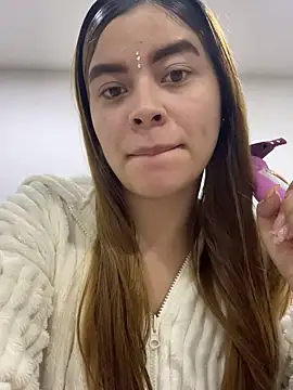 Snapshot of CharlotteBrownn_ chatting on 22, 10, 2025 CharlotteBrownn online show from 22, 10, 2025