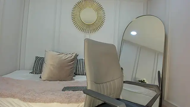 Snapshot of CharlotteBrownn_ chatting on 22, 9, 2025 CharlotteBrownn online show from 22, 9, 2025