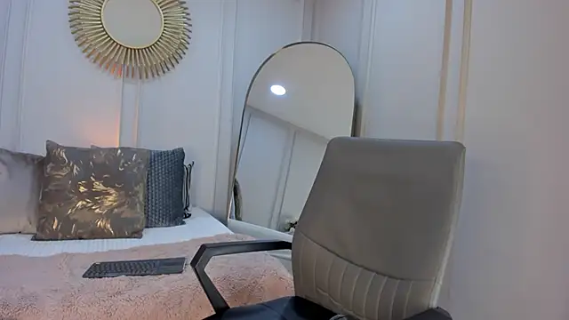 Snapshot of CharlotteBrownn_ chatting on 26, 9, 2025 CharlotteBrownn online show from 26, 9, 2025