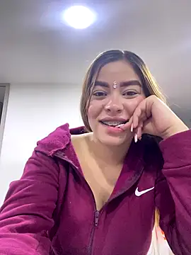 Snapshot of CharlotteBrownn_ chatting on 9, 10, 2025 CharlotteBrownn online show from 9, 10, 2025