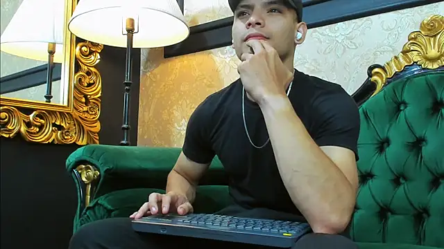 Snapshot of AlessandroKiing chatting on 16, 7, 2026 AlessandroKiing online show from 16, 7, 2026