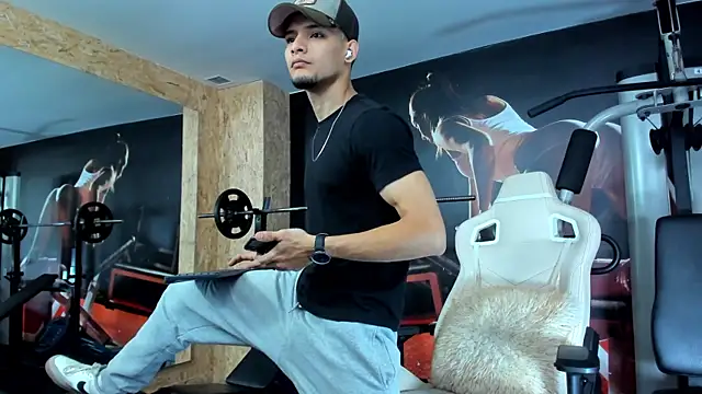 AlessandroKiing online show from 5, 4, 2026