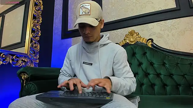 AlessandroKiing online show from 28, 9, 2025