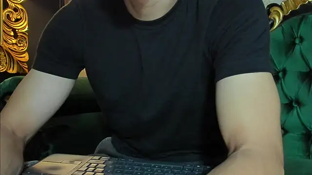 Snapshot of AlessandroKiing chatting on 9, 7, 2026 AlessandroKiing online show from 9, 7, 2026