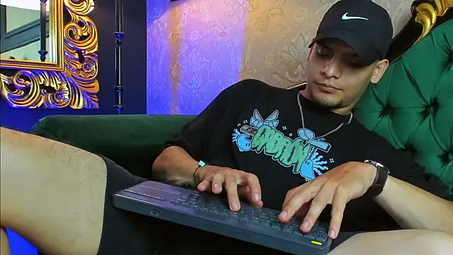 Snapshot of AlessandroKiing chatting on 18, 7, 2026 AlessandroKiing online show from 18, 7, 2026