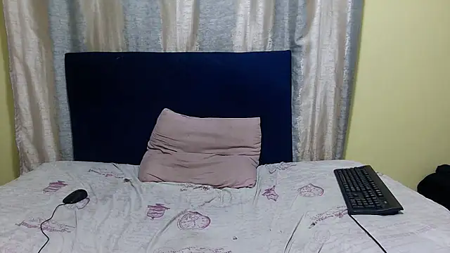 Snapshot of KinkyTrans23 chatting on 6, 1, 2026 KinkyTrans23 online show from 6, 1, 2026