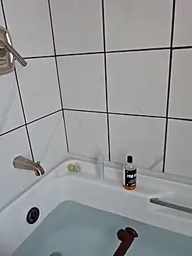 Sugarloveless online show from 22, 3, 2026