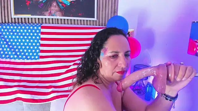 Snapshot of Luna_Naughty1 chatting on 5, 7, 2026 Luna Naughty1 online show from 5, 7, 2026