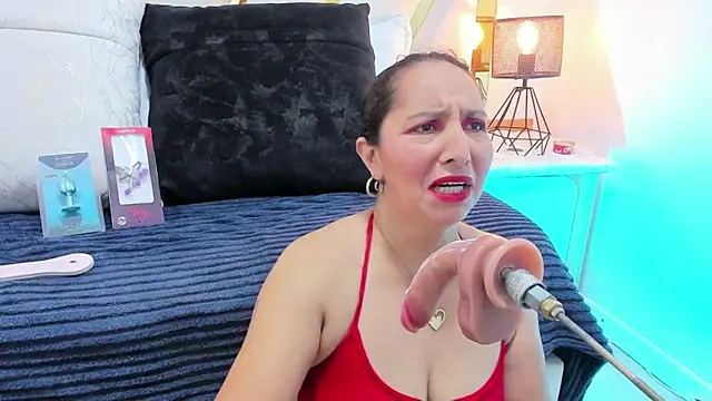 Luna Naughty1 online show from 18, 10, 2025